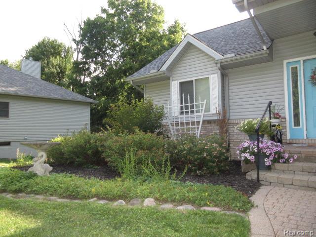 11356 Tall Shadows Court Pinckney, MI 48169 - Photo 2 of 29 IMG_0908.JPG