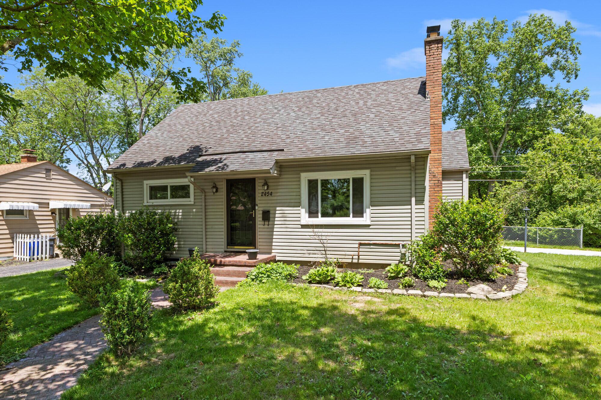 2454 Cranford Road Columbus, OH 43221 - Photo 2 of 42