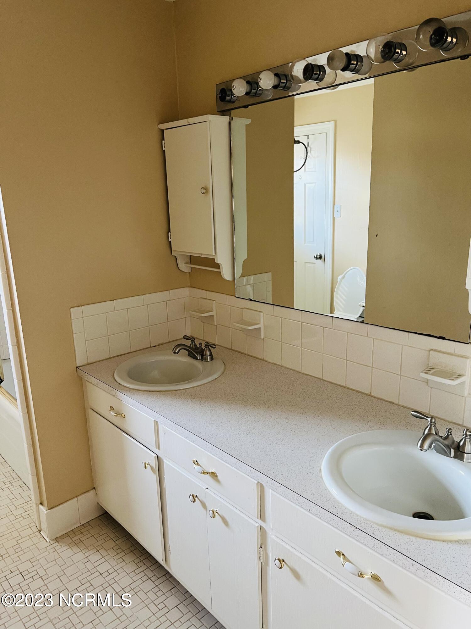 4130 Terrace Drive Ayden, NC 28513 - Photo 22 of 32 IMG_5652