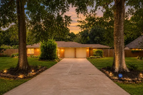 $259,999 | 16307 Amcreek Road, Houston, TX 77068