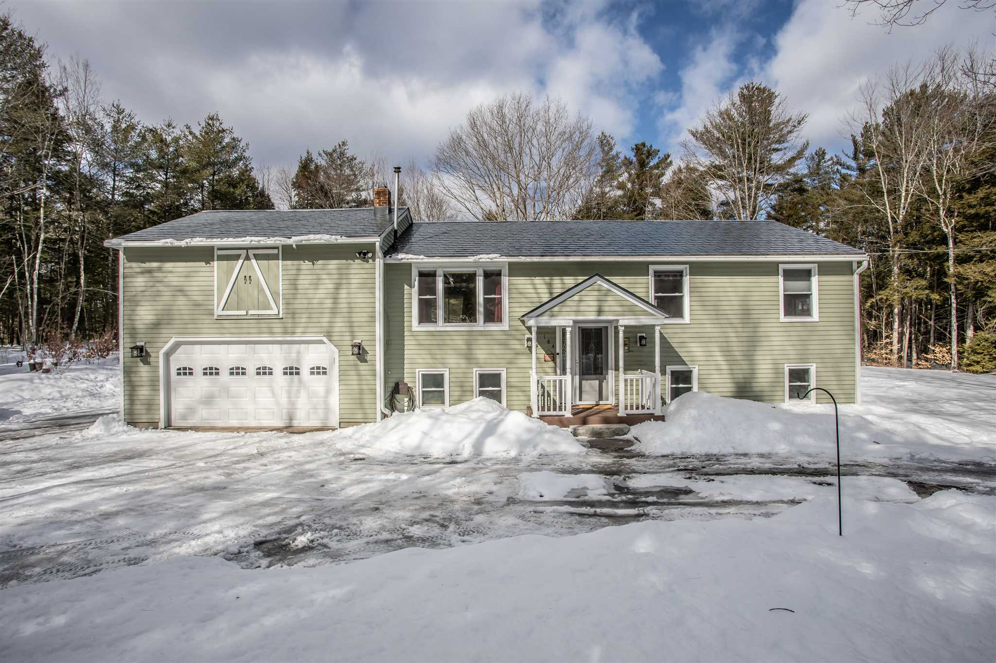 184 Oak Hill Road Weare, NH 03281 - Photo 1 of 19