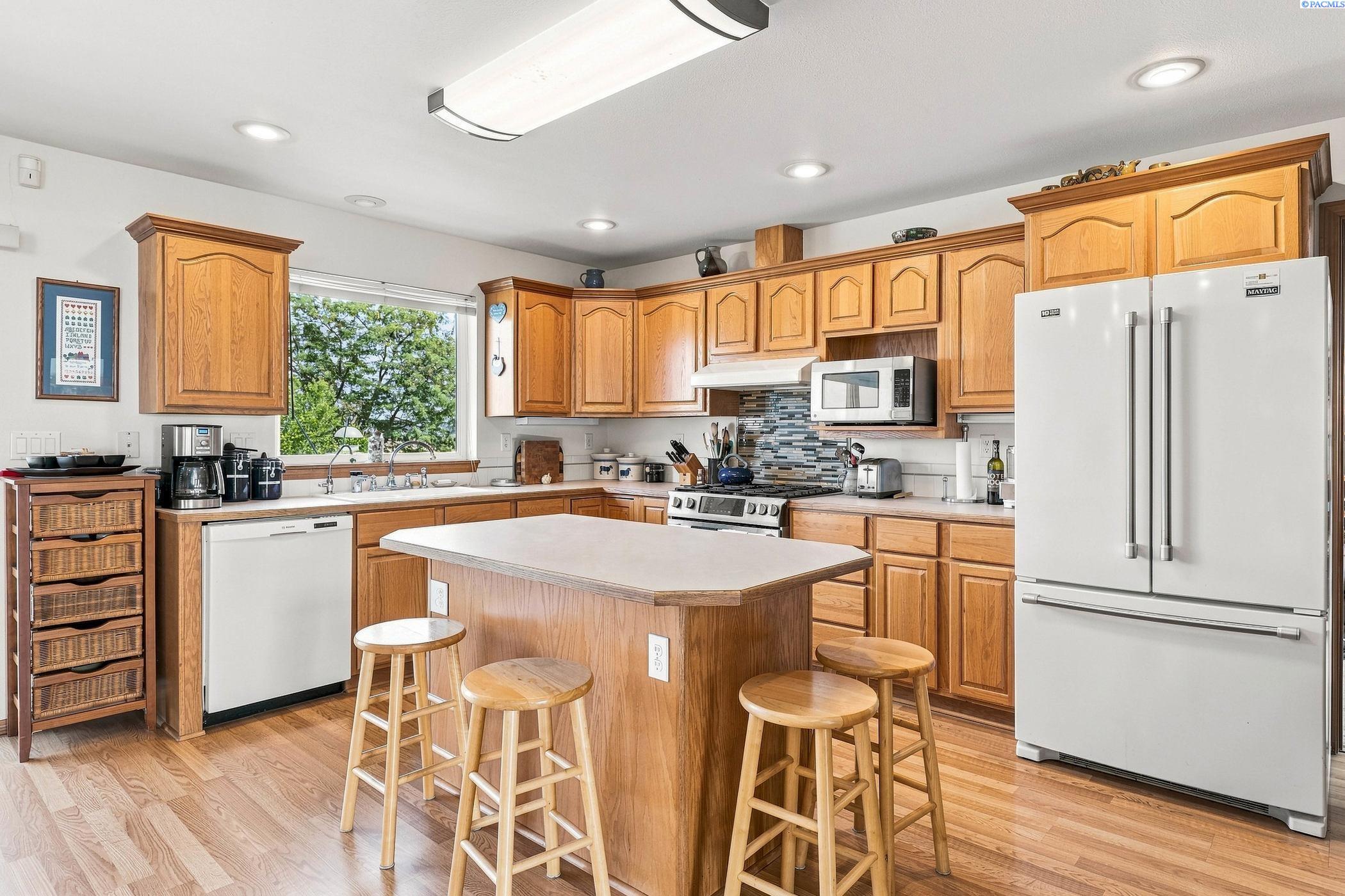 2573 Hanson Loop Burbank, WA 99323 - Photo 15 of 50 Gallery Image 15