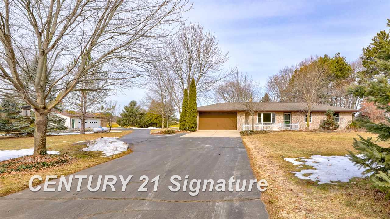 13860 Frost Road Hemlock, MI 48626 - Photo 2 of 54