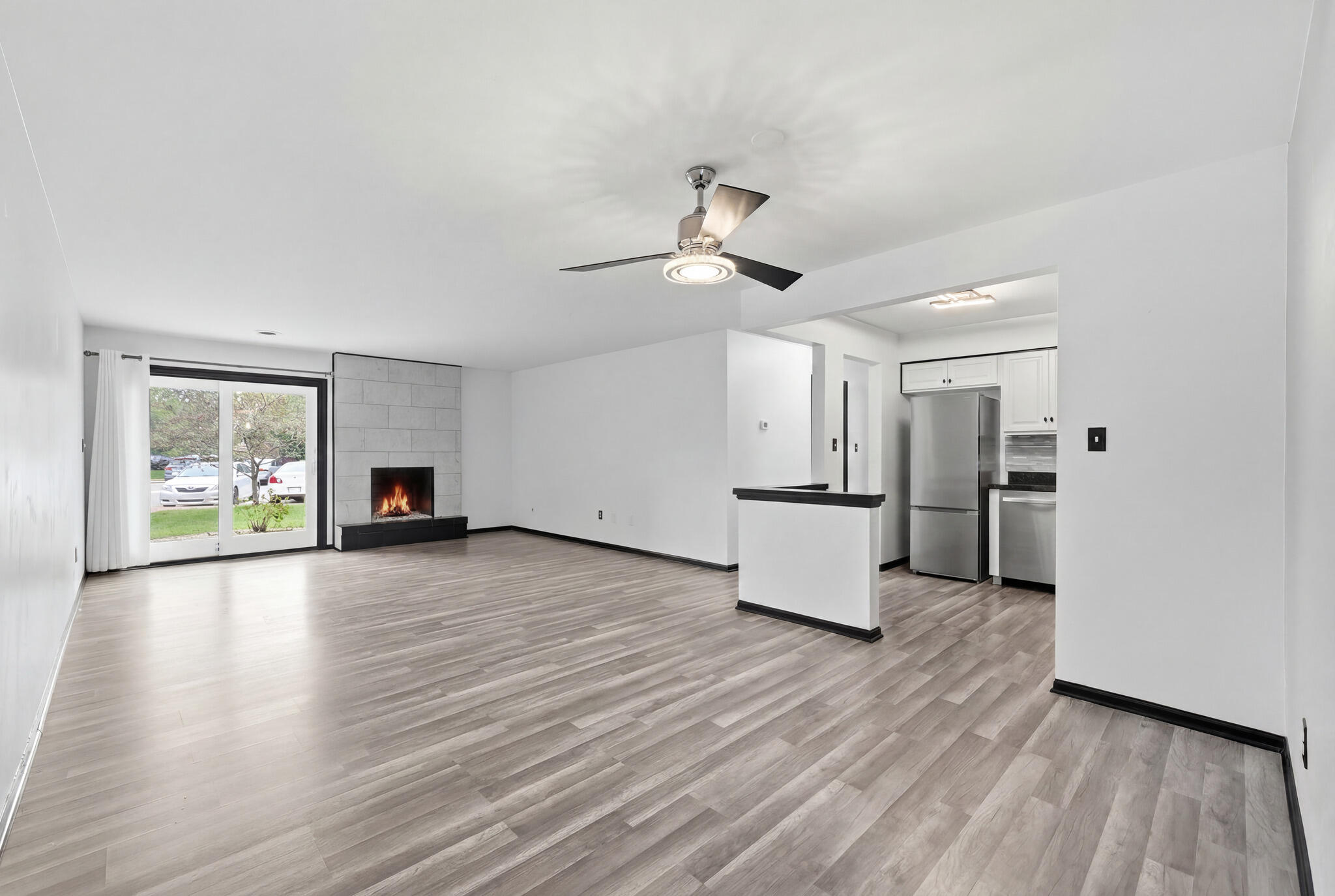 2023 West 45th Street, Unit 104 Highland, IN 46322 - Photo 6 of 22 2048x1374
