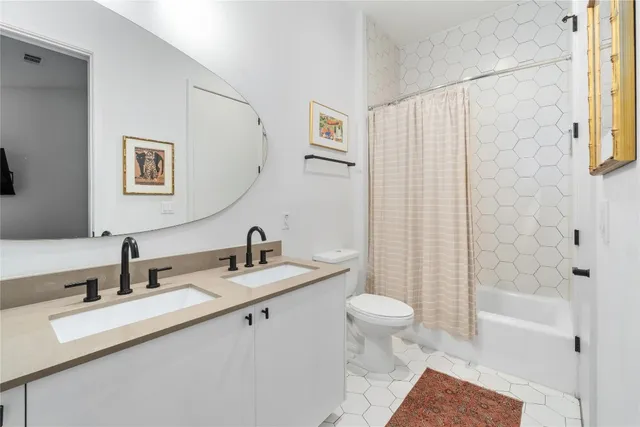 $372,500 | 800 Embassy Drive, Unit 421, Austin, TX 78702