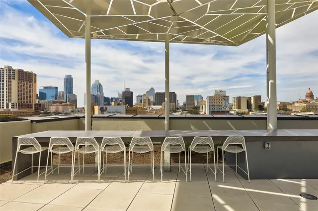 $372,500 | 800 Embassy Drive, Unit 421, Austin, TX 78702