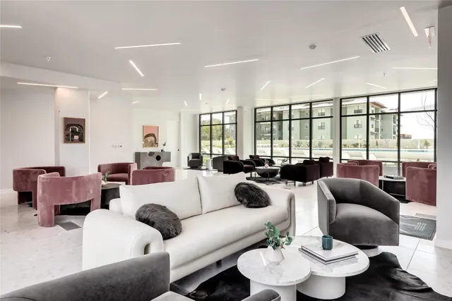 $372,500 | 800 Embassy Drive, Unit 421, Austin, TX 78702