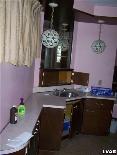 646 Georgetown Road Nazareth, PA 18064 - Photo 3 of 29 a kitchen with a table and chairs