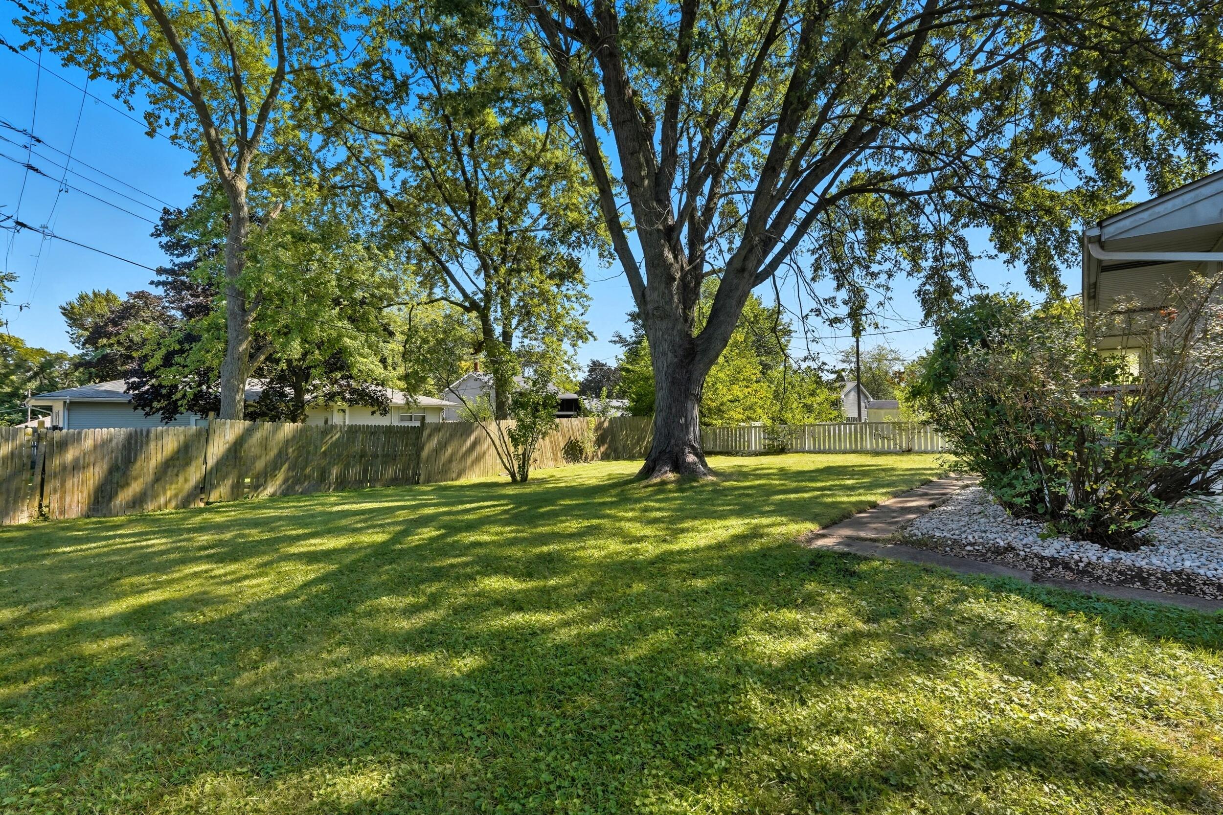 7701 Whitcomb Street Merrillville, IN 46410 - Photo 18 of 20 2500x1666