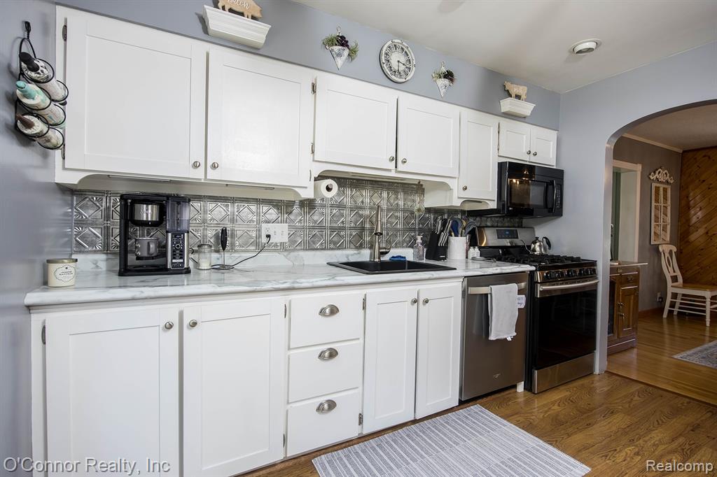 4234 Atkins Road Port Huron, MI 48060 - Photo 12 of 36 Gallery Image 12