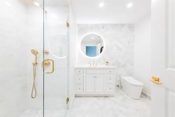 $1,100,000 | 10 Brown & Howard, Unit 107, Newport, RI 02840