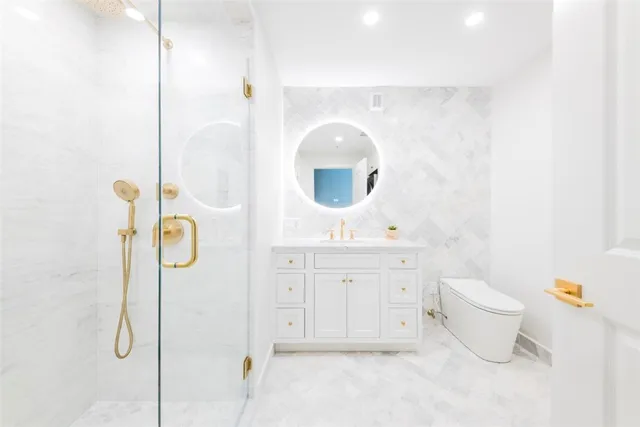 $1,100,000 | 10 Brown & Howard, Unit 107, Newport, RI 02840