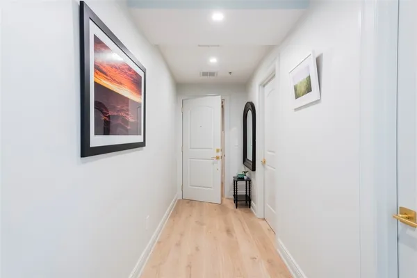 $1,100,000 | 10 Brown & Howard, Unit 107, Newport, RI 02840