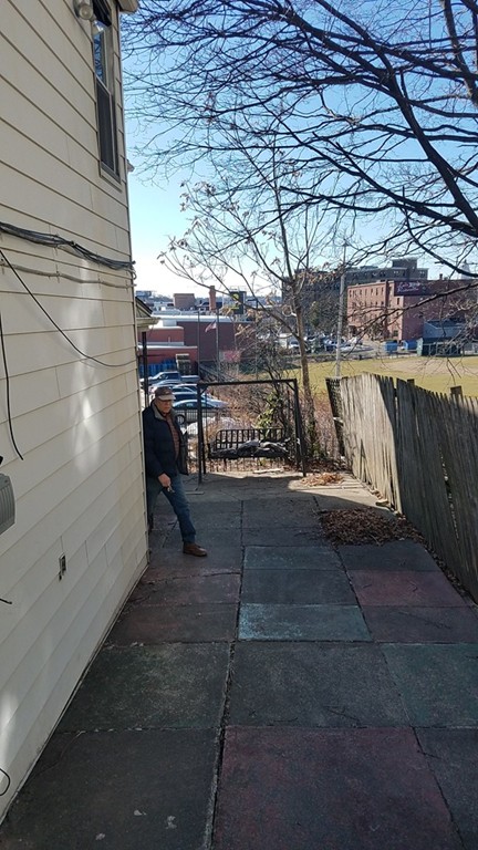 69 East Central Street Worcester, MA 01605 - Photo 3 of 12
