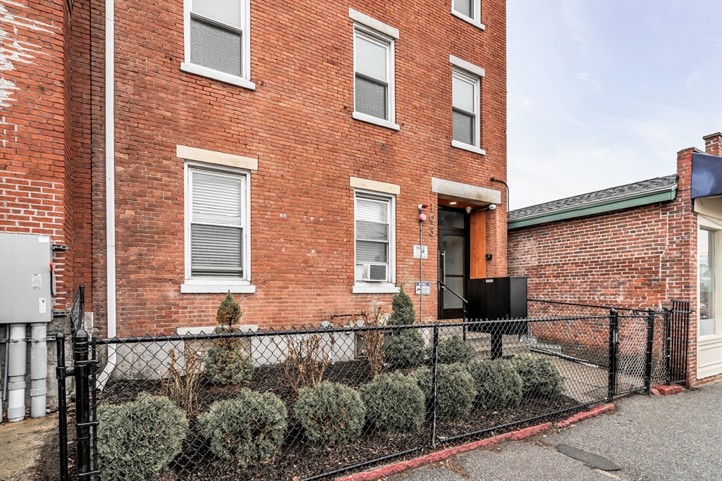 193 Appleton Street, Unit 4 Lowell, MA 01852 - Photo 3 of 21