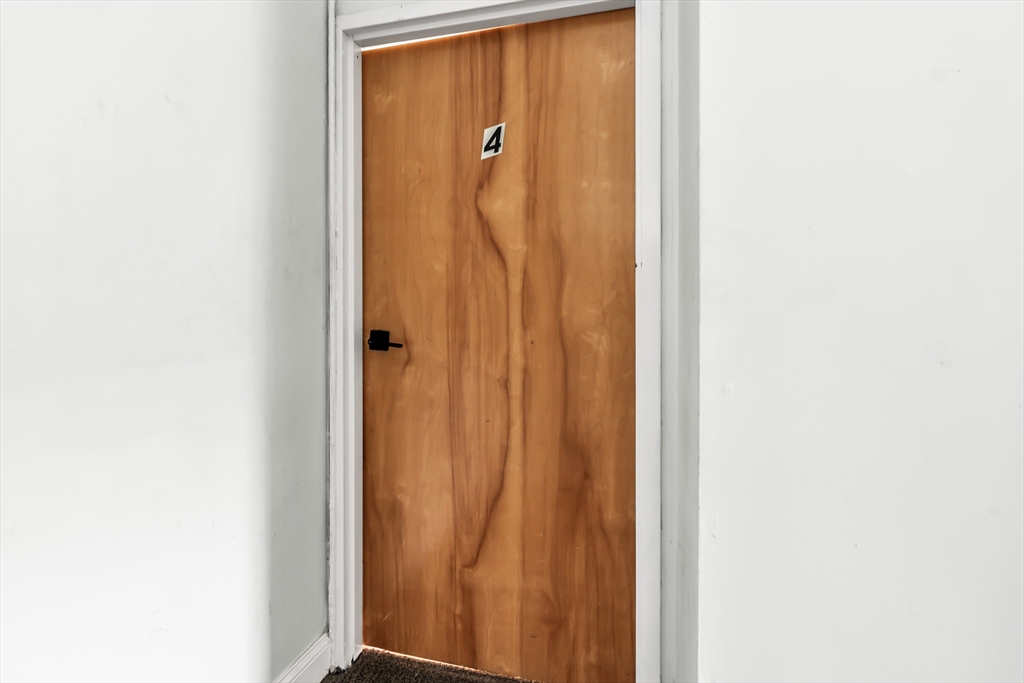 193 Appleton Street, Unit 4 Lowell, MA 01852 - Photo 5 of 21