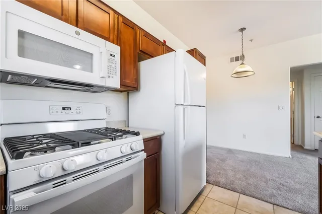 $1,650 | 2291 West Horizon Ridge Parkway, Unit 12270, Henderson, NV 89052