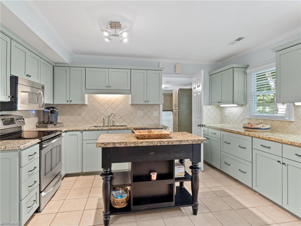 972 Bryanplace Road Winston-Salem, NC 27104 - Photo 15 of 39 Kitchen