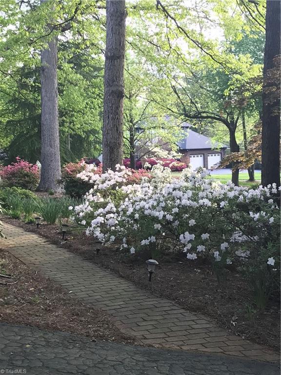 972 Bryanplace Road Winston-Salem, NC 27104 - Photo 36 of 39 Spring Flowers