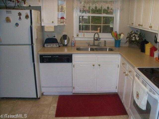 5126 Cheviot Road Greensboro, NC 27455 - Photo 12 of 13 Kitchen.