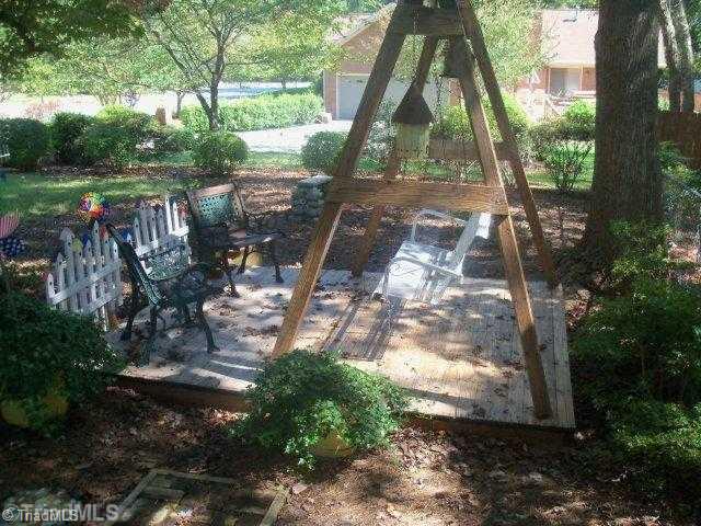 5126 Cheviot Road Greensboro, NC 27455 - Photo 6 of 13 Yard/Garden.