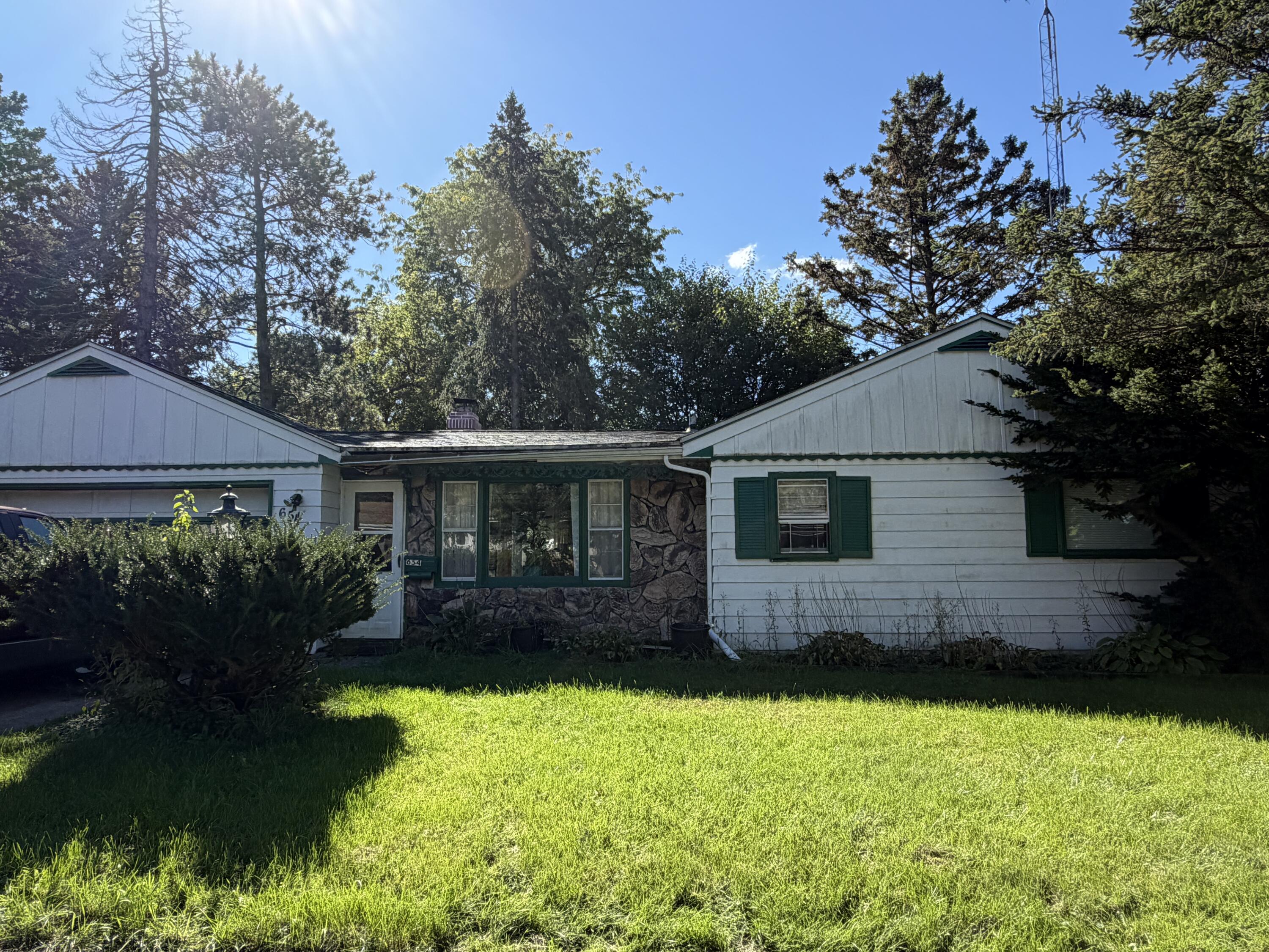 654 Phoenix Street Delavan, WI 53115 - Photo 2 of 159 IMG_0916