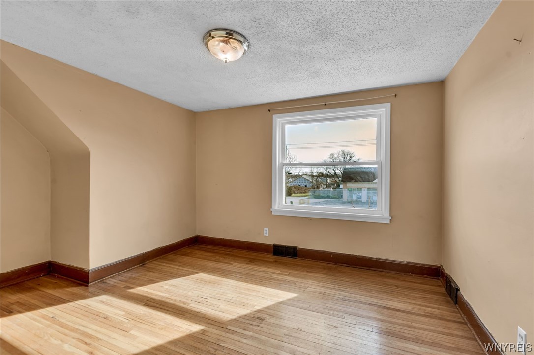 2436 Harlem Road Cheektowaga, NY 14225 - Photo 18 of 33