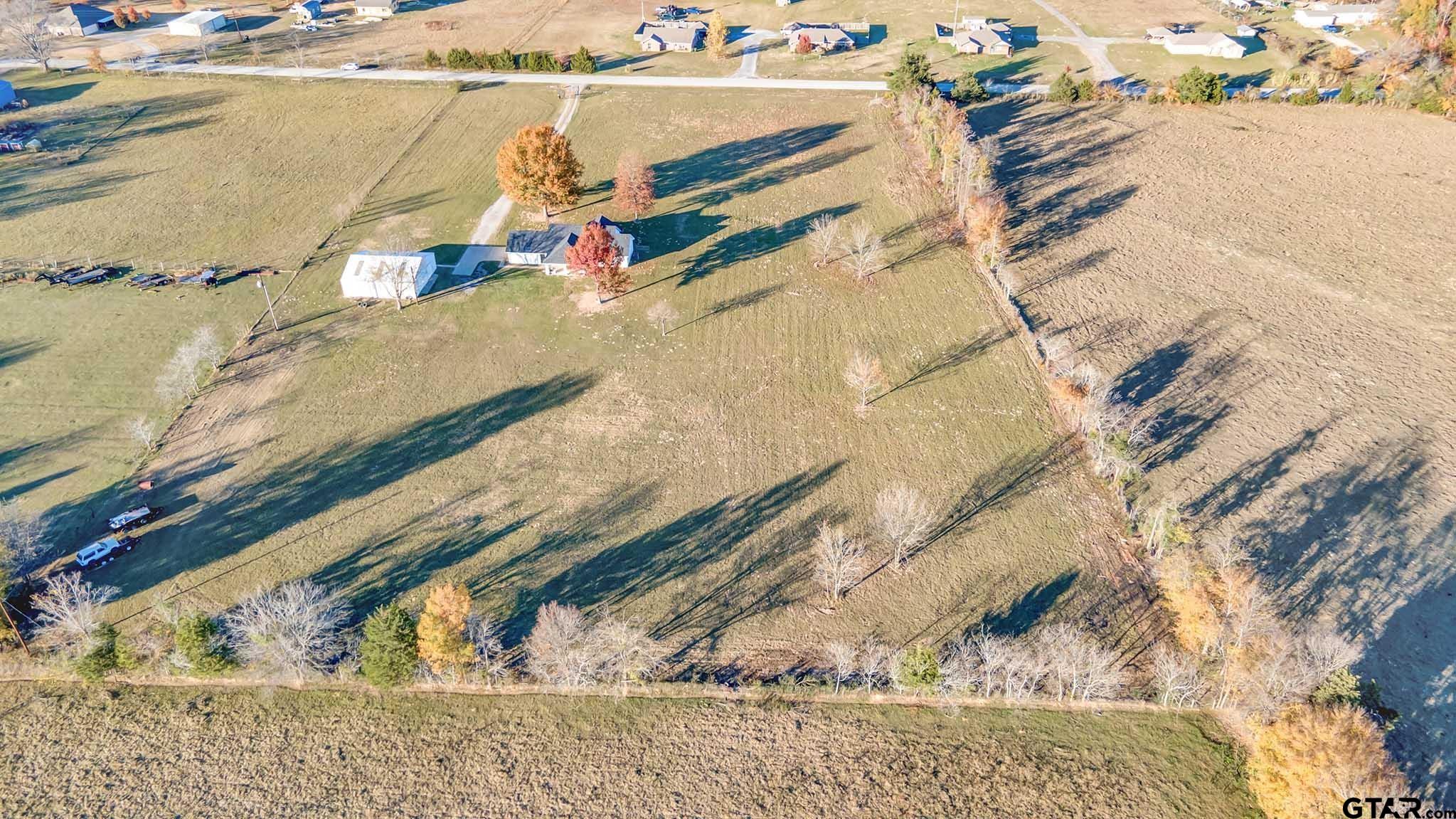 11670 Cr 345 Winona Tx 75792 Winona, TX 75792 - Photo 31 of 39 a view of ocean from a balcony