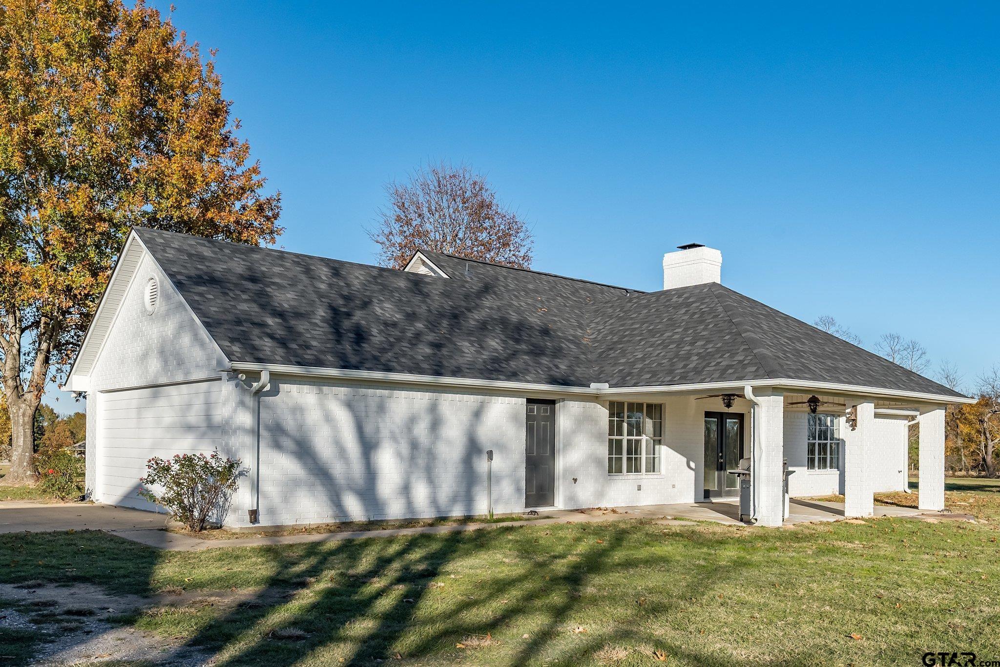 11670 Cr 345 Winona Tx 75792 Winona, TX 75792 - Photo 38 of 39 a front view of a house with a yard