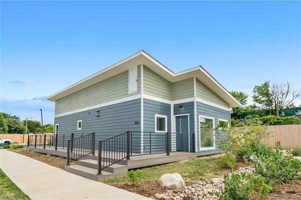 $340,000 | 1953 Blackhawk Street, Aurora, CO 80011