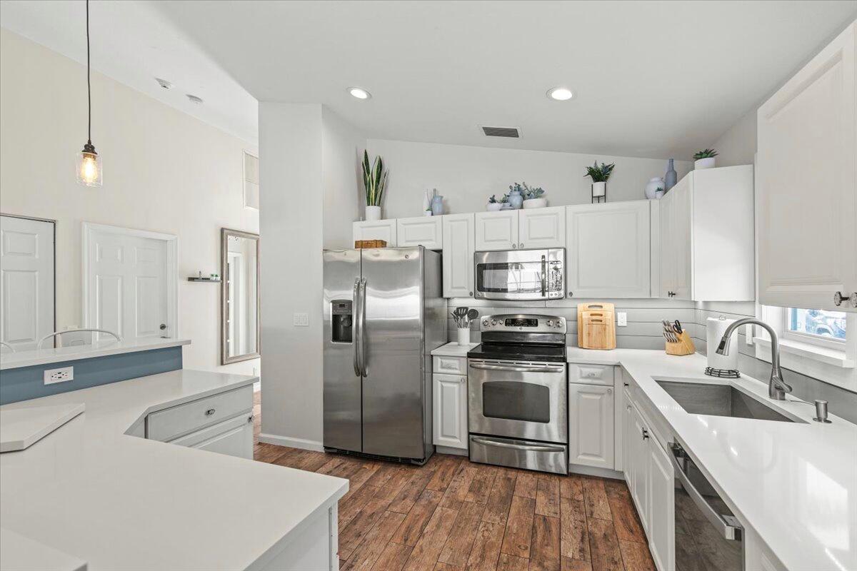 2789 Southwest Riviera Road Stuart, FL 34997 - Photo 10 of 65 Countertop are are Quartz