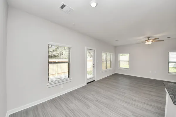 $1,729 | 7711 Longmire Road, Unit 102, Conroe, TX 77304