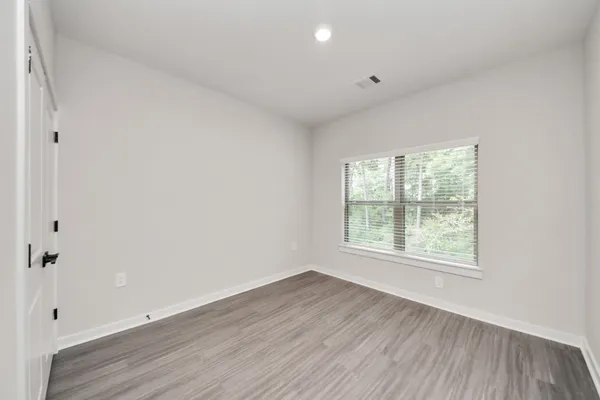 $1,729 | 7711 Longmire Road, Unit 102, Conroe, TX 77304