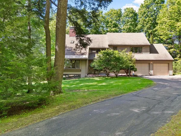 $889,000 | 607 Beaver Creek Road, Shelburne, VT 05482