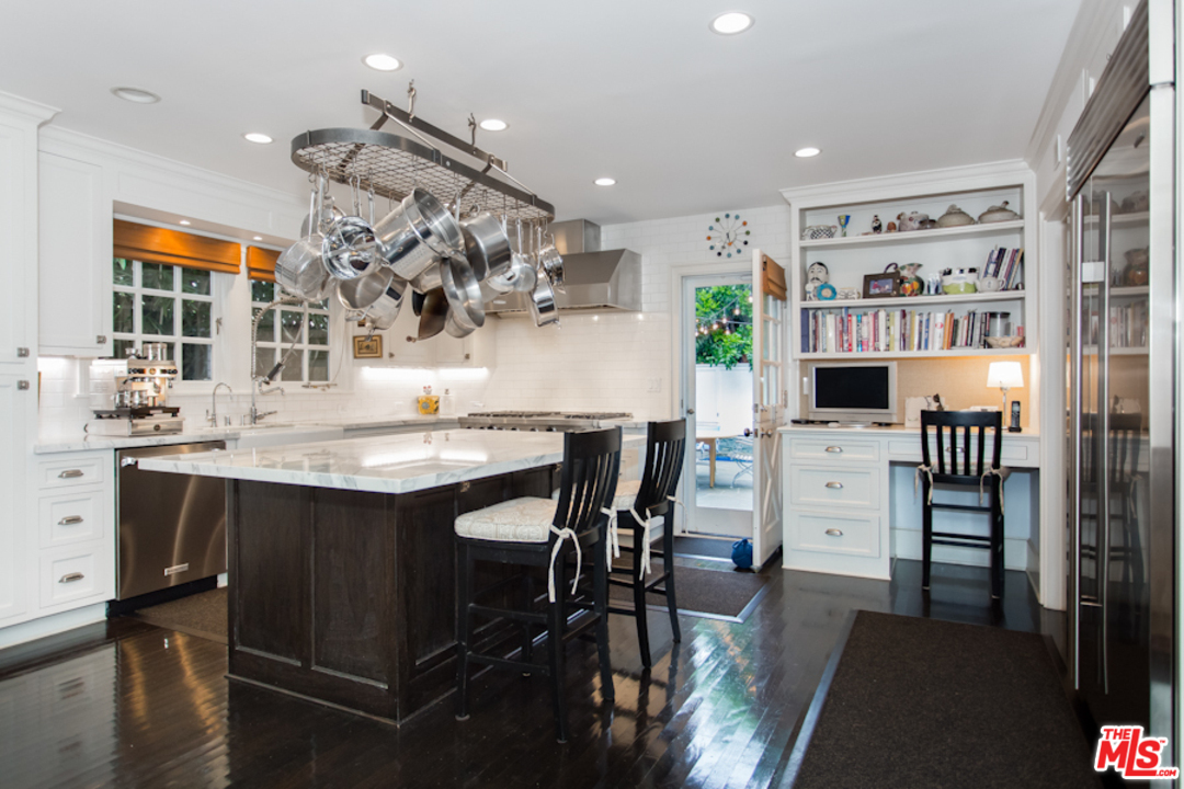 221 5th Avenue Venice, CA 90291 - Photo 15 of 29