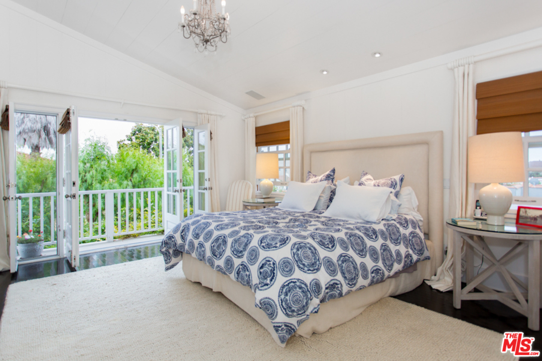 221 5th Avenue Venice, CA 90291 - Photo 19 of 29