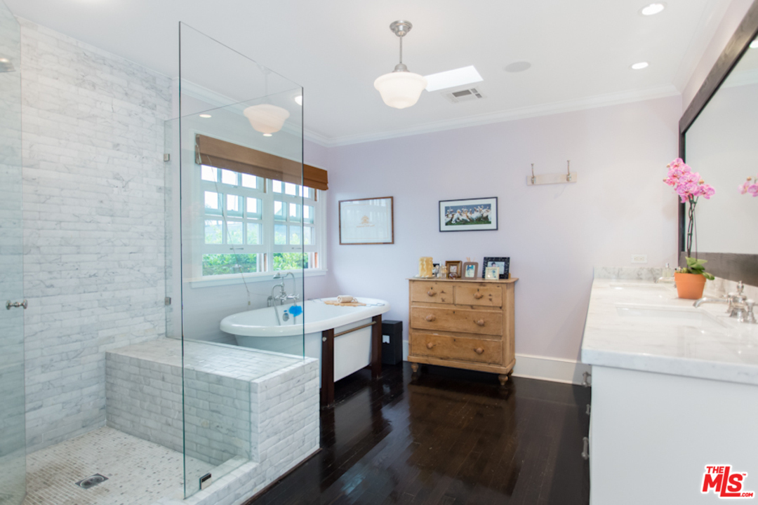 221 5th Avenue Venice, CA 90291 - Photo 22 of 29