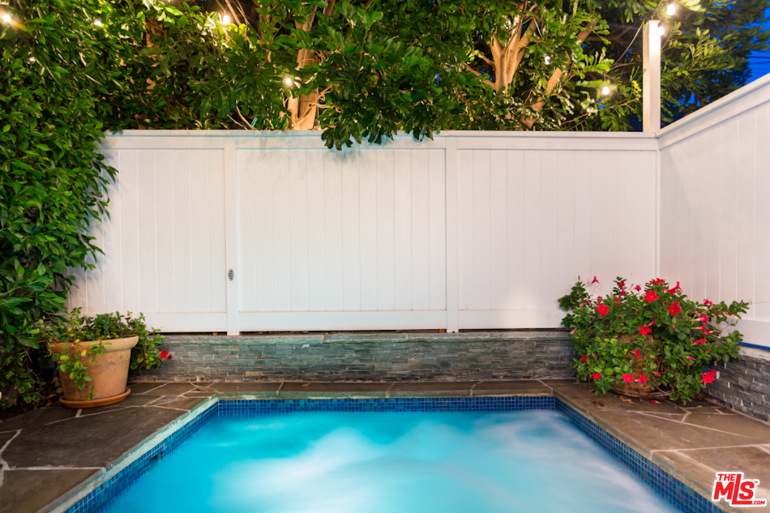 221 5th Avenue Venice, CA 90291 - Photo 26 of 29