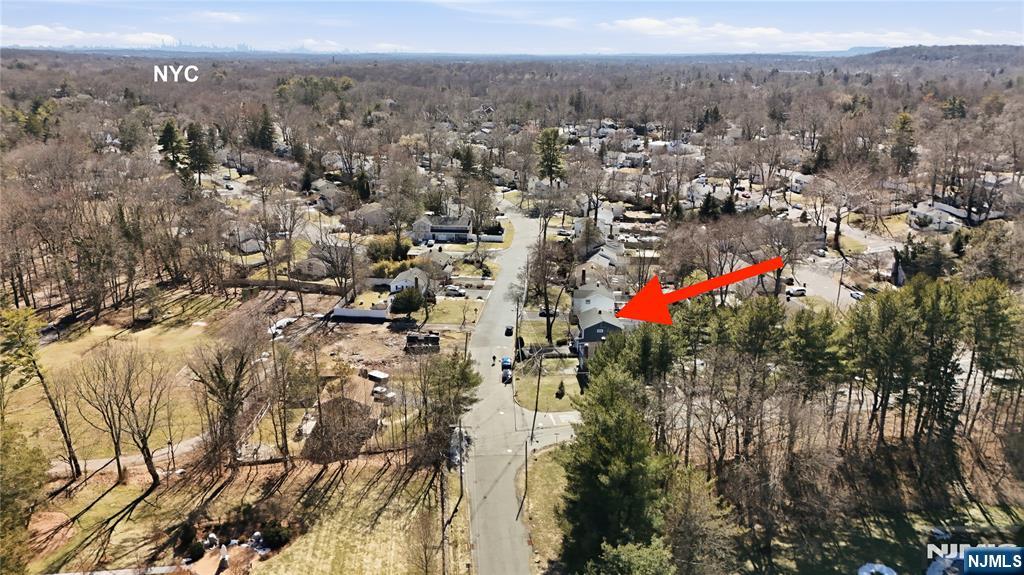72 West Saddle River Road Waldwick, NJ 07463 - Photo 41 of 50 a view of a city