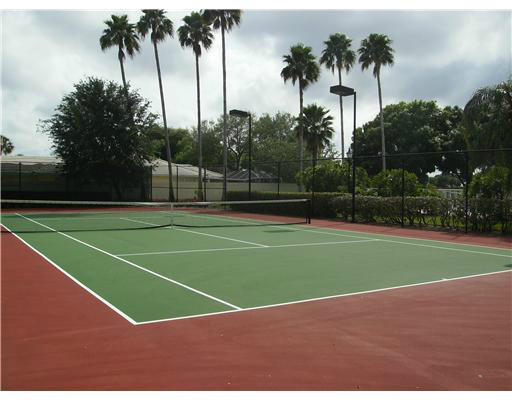 8465 Beaconhill Road Palm Beach Gardens, FL 33410 - Photo 36 of 37 Garden Oaks Tennis courts
