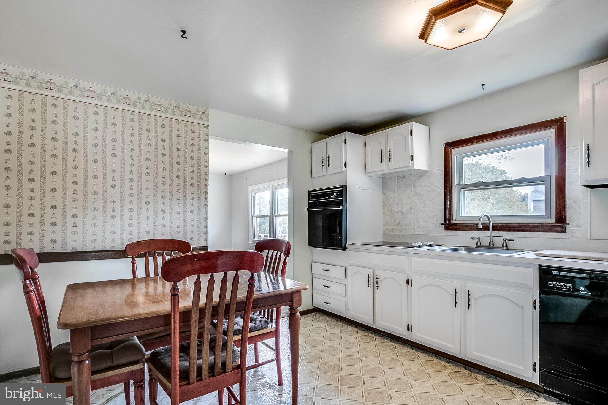 504 Tryens Road Aston, PA 19014 - Photo 12 of 34 eat-in kitchen