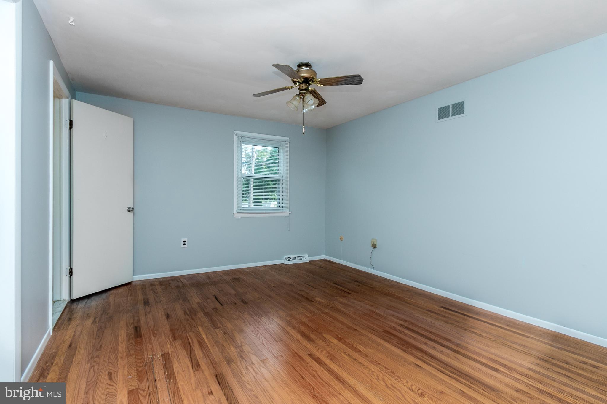 504 Tryens Road Aston, PA 19014 - Photo 23 of 34 master bedroom