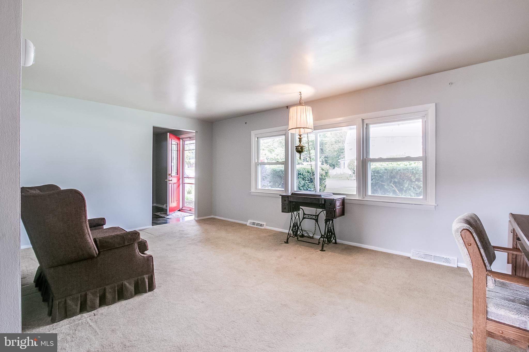 504 Tryens Road Aston, PA 19014 - Photo 6 of 34 living room