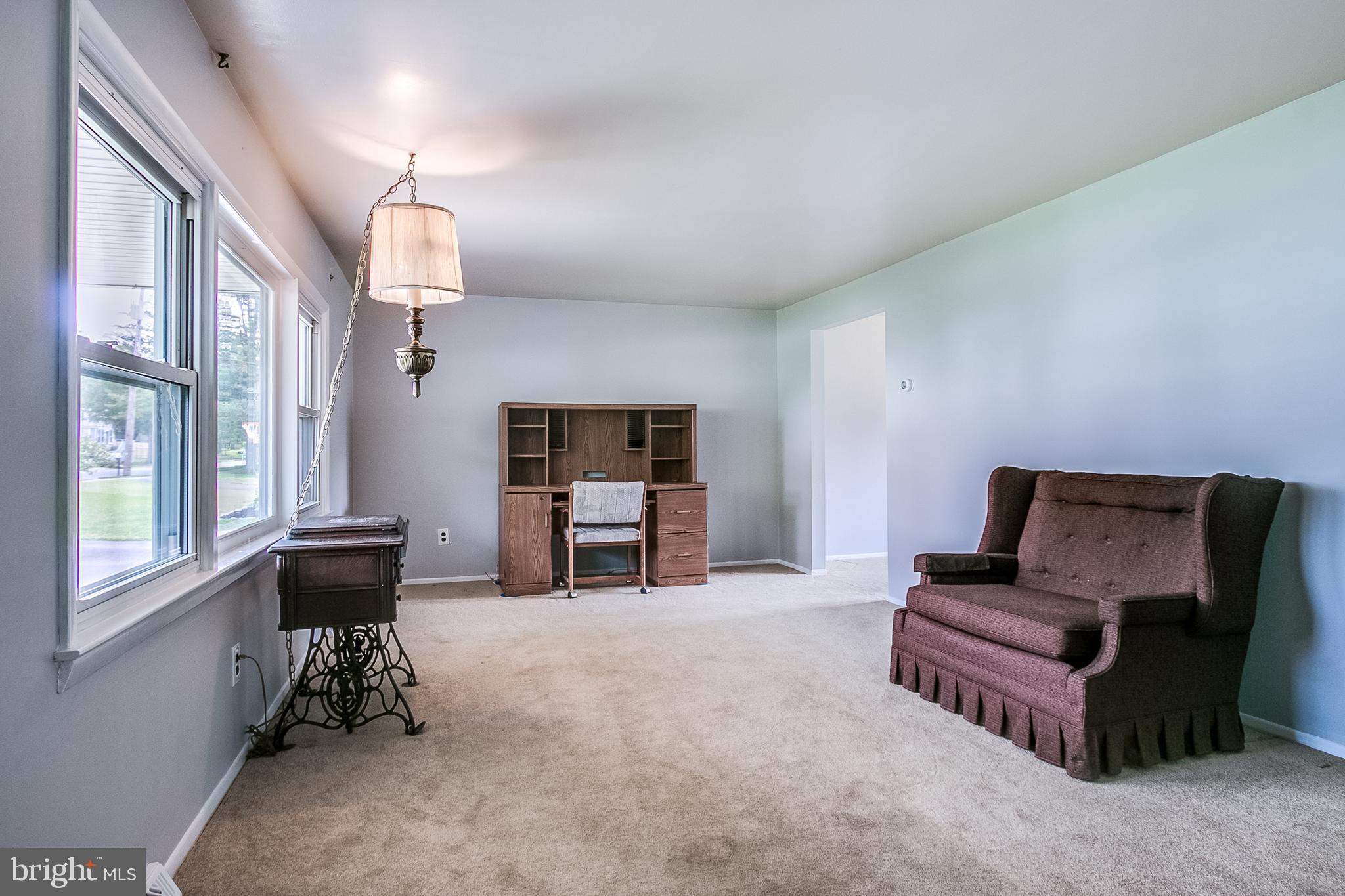 504 Tryens Road Aston, PA 19014 - Photo 8 of 34 living room