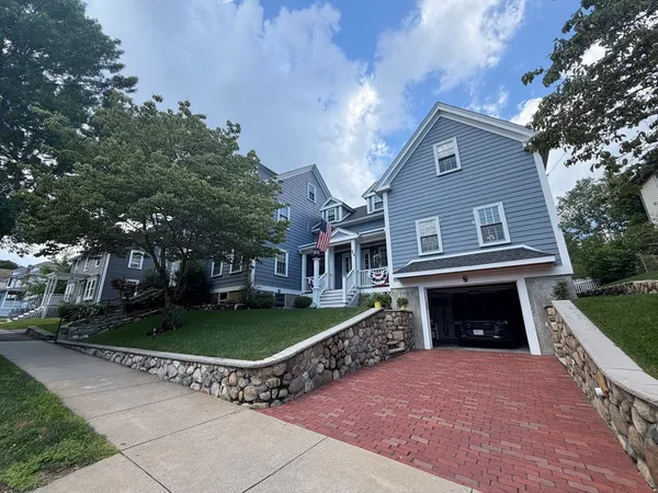$2,700 | 39 Highland Avenue, Unit R, Arlington, MA 02476