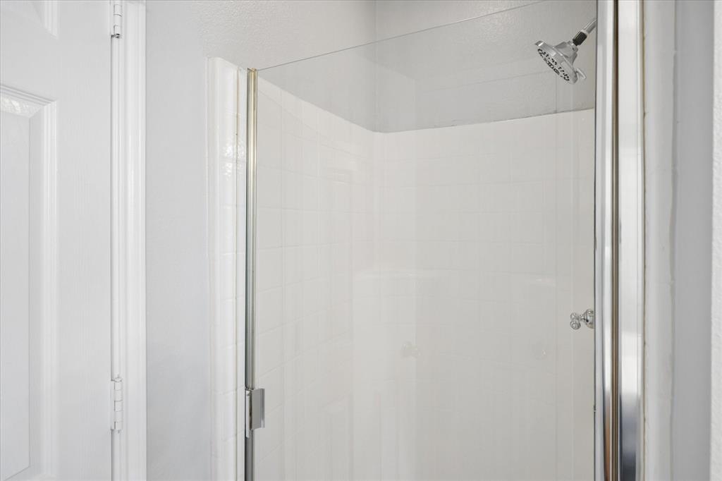 1012 Rio Verde Drive DeSoto, TX 75115 - Photo 11 of 14 Primary Bath separate shower