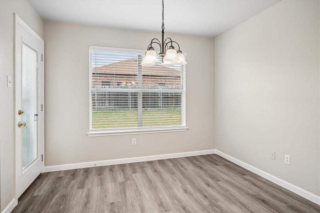 1012 Rio Verde Drive DeSoto, TX 75115 - Photo 6 of 14 Breakfast area
