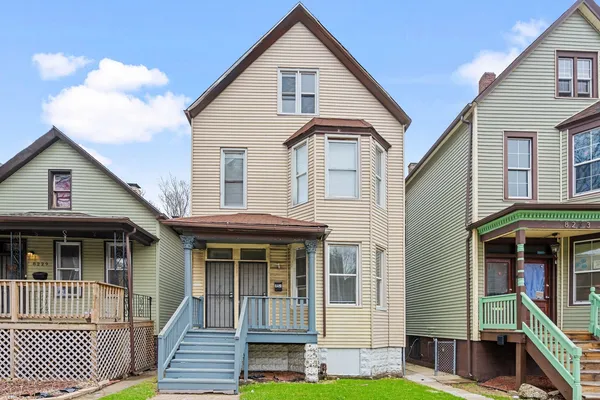 $235,000 | 8231 South Coles Avenue, Chicago, IL 60617