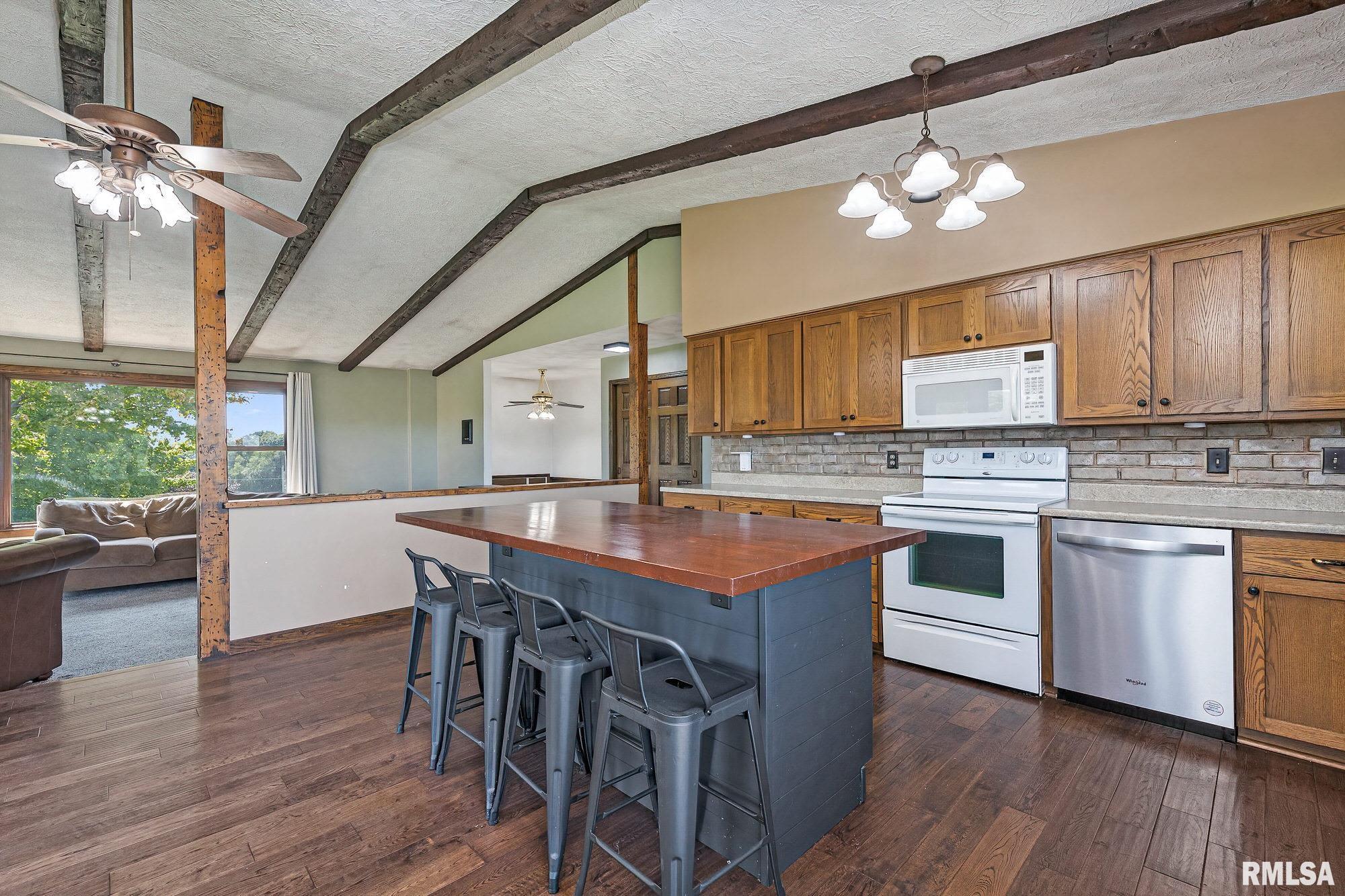 8444 Albany Road Erie, IL 61250 - Photo 10 of 37