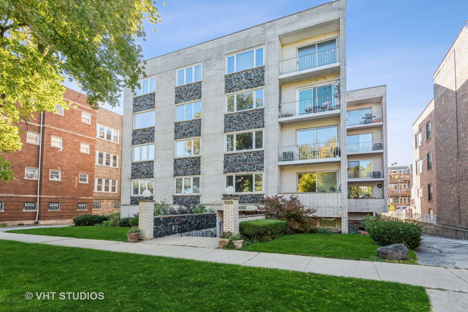 1057 West Pratt Boulevard Unit 4E Chicago IL 60626 Compass 1057-west-pratt-boulevard-unit-4e-chicago-il-60626-compass